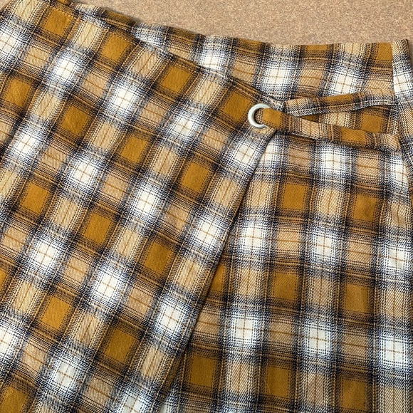 Plaid Wrap Skirt - Picture 4 of 4
